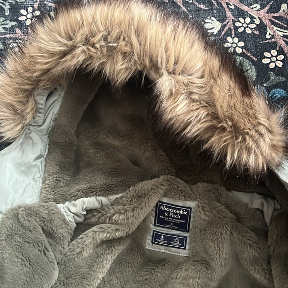 Abercrombie Green Jacket. - Picture 2 of 3